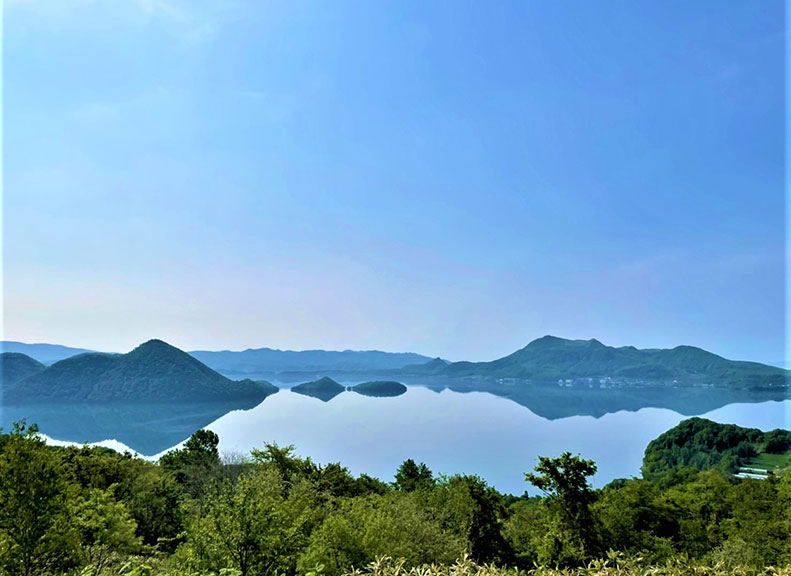 Seasonal Scenery at One of Hokkaido’s Leading Viewpoints