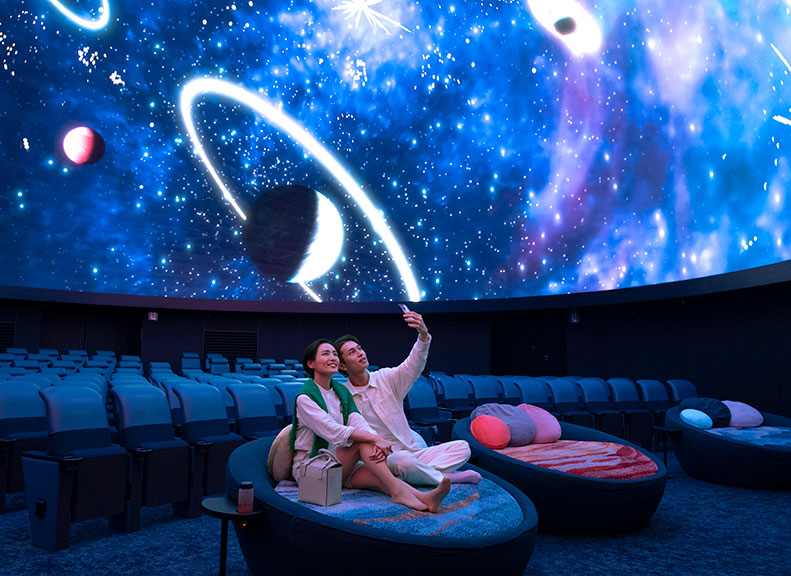 Enjoy a Premium Starry Sky Experience in the Planet Seat