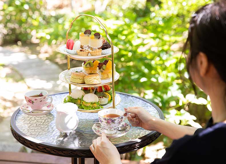 Limited-Edition Gourmet and Sweets by Season