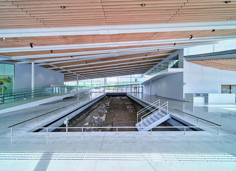 Rare Late Sengoku Period Ruins Preserved on Site