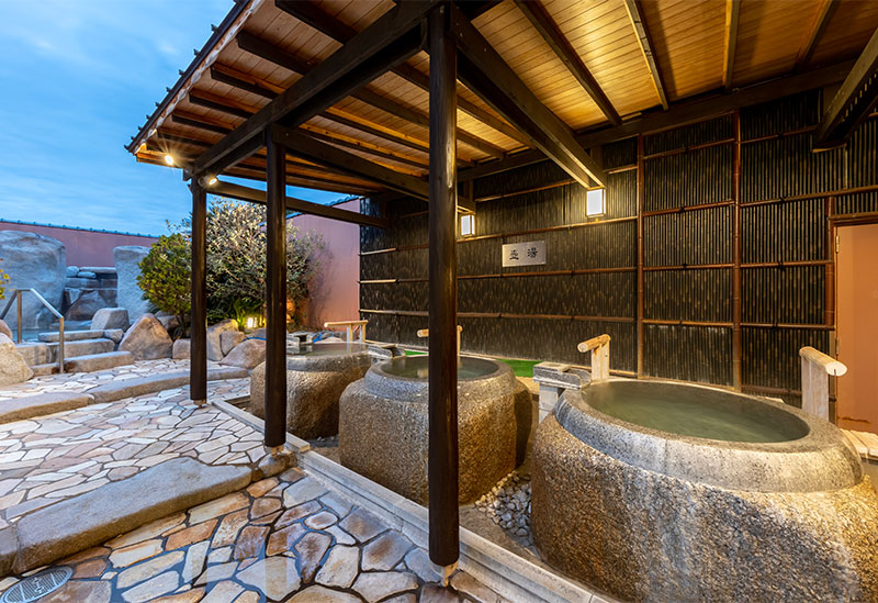 Natural hot springs Kakitsubata