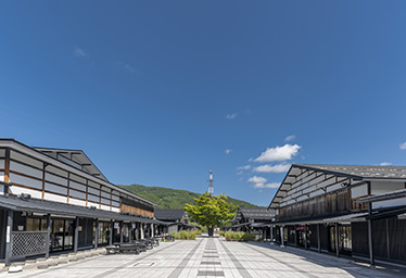 Tsugaru Traditional Crafts Center