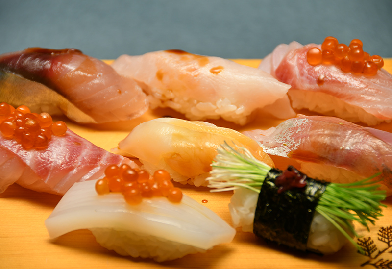 Yusaya, Sushi