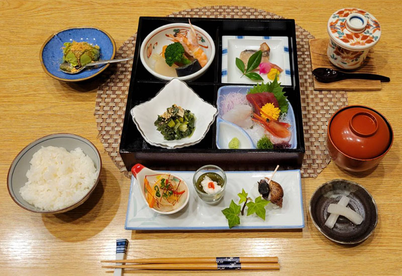 Tsukiyama, Japanese Cuisine